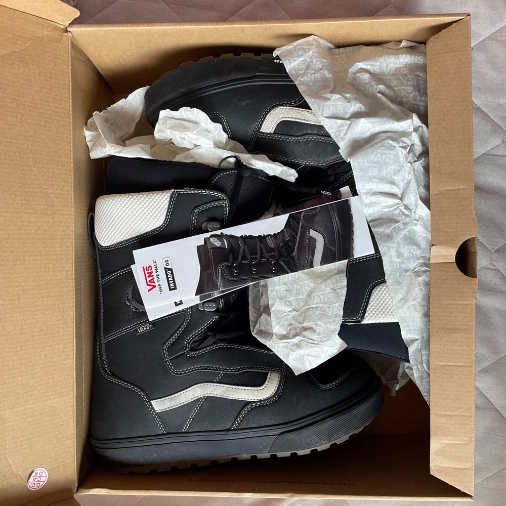 Men’s Vans Invado OG Snowboard Boots Size 12 - Picture 2 of 3